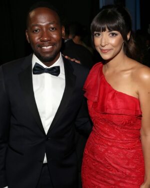 Hannah Simone Instagram - FIVE DAY COUNTDOWN TO CHRISTMAS MEANS BREAKING OUT THE HOLIDAZE LEWKS ❤️🎅🏾💃🏽❤️