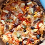Hannah Simone Instagram – HOT TRENDS ALERT FOR 2024:
Staring in awe at muva nature
Hot boys eating butter chicken poutine
Wine in golf carts
Pineapple on pizza (shut it)
Teeny tiny goats
Pretty viewsszszzzsz
Basically, Canada 🇨🇦