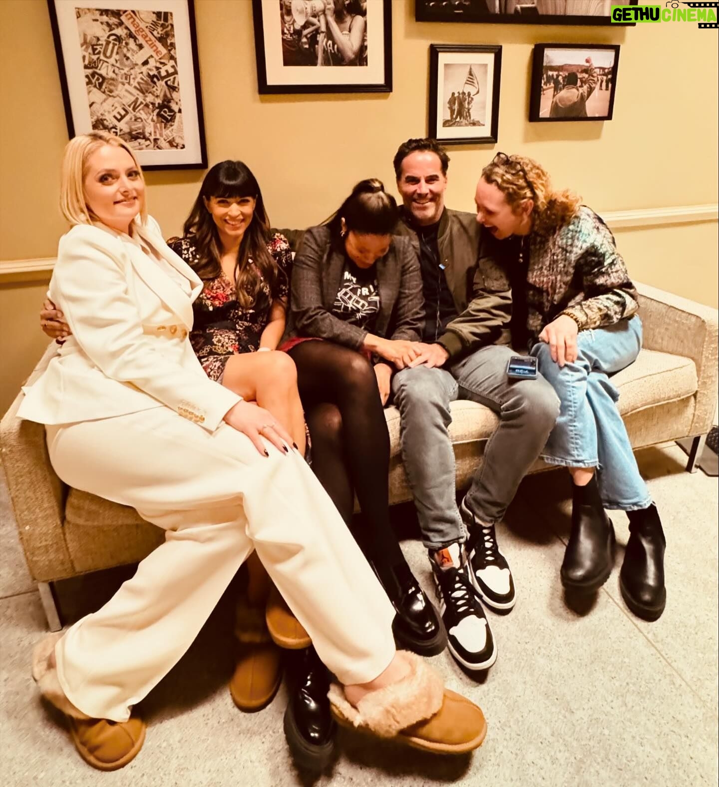 Hannah Simone Instagram - That’s a wrap on Season 2 of Not Dead Yet with my chosen family of the best cast and crew ❤️❤️❤️ what an incredibly funny ten episodes we got to do together! Hope you love them as much as loved making them for you xo