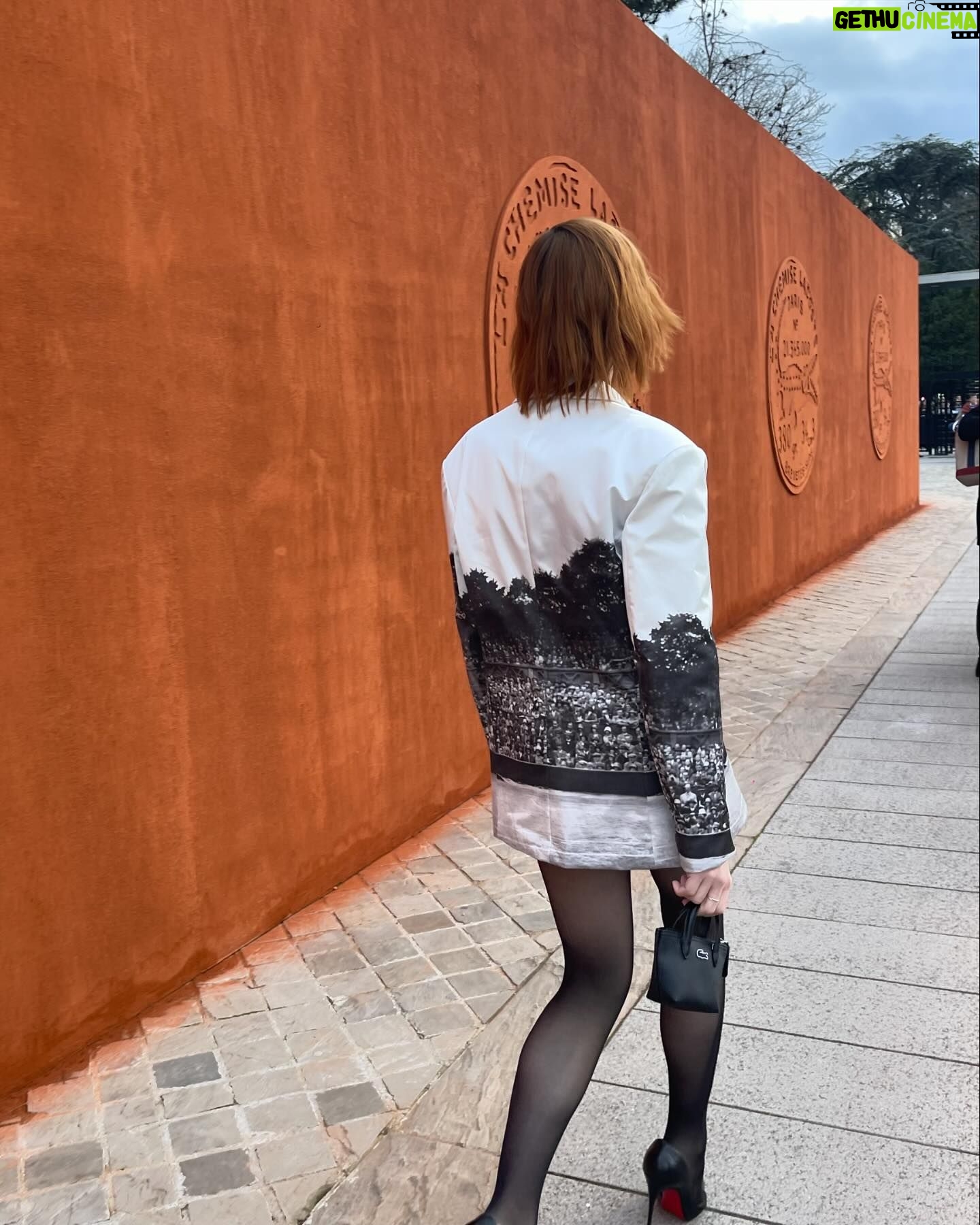 Hari Nef Instagram - congratulations to @pelagia.kolotouros on her debut show for @lacoste, staged at roland-garros 🐊