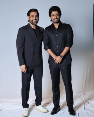 Harish Kalyan Instagram - Billion dollar pic. 

@mahi7781 🙏❤️ 
#LGM