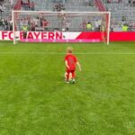 Harry Kane Instagram – A massive thank you to our fans who have made me and my family feel so welcome and at home this season. Was great to be able to spend a nice moment with the family on the pitch and thank our incredible home fans today after a good win. 

We’ll look to finish on a high note next weekend. 🙌 #MiaSanMia