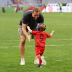 Harry Kane Instagram – A massive thank you to our fans who have made me and my family feel so welcome and at home this season. Was great to be able to spend a nice moment with the family on the pitch and thank our incredible home fans today after a good win. 

We’ll look to finish on a high note next weekend. 🙌 #MiaSanMia
