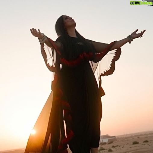 Harshdeep Kaur - 13.4K Likes - Sometimes Music is the only medicine for the broken heart… Here’s the Teaser of “Yaar Banaaya Tennu”
Full song & video releasing tomorrow on my label.
Need your love & support 🙏🏼
Composer & Music Producer @abhijitvaghani
Lyrics @kunaalvermaa
Director @shubh.mukherjee
Curated by @mankeet_singh
#Harshdeepkaur #sadsong #heartbreak #musicvideo #dubai #desert #newsingle #harshdeepkaurlive