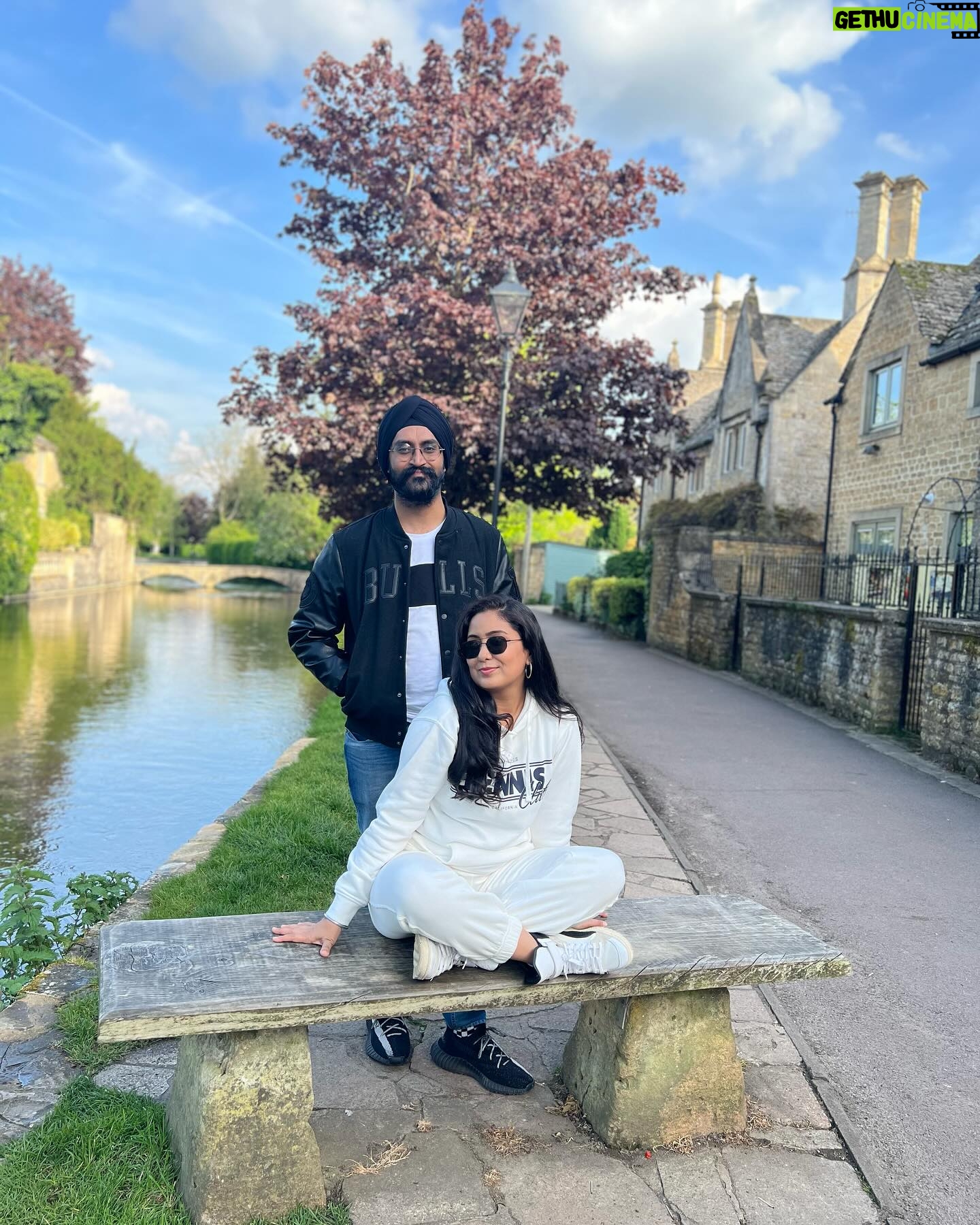 Harshdeep Kaur - 6.4K Likes - Spent a Cosy day in Cotswold.. and it felt like stepping into a story book 🏡🎠
#CotswoldVillages #CotswoldCountryside #cotswolds