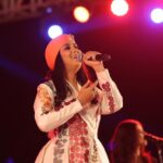 Harshdeep Kaur Instagram - Sir.. Saaz aur Sand Dunes 🏜️ #HarshdeepKaurLive @ Jaisalmer Desert Festival 2024! Outfit @samantchauhan Styling @styledbysujata Jewellery @aadamyastore Asst. @sia_03_