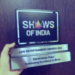 Harshdeep Kaur Instagram - Thank you Team @showsofindia & @deepakchoudhary1980 for this Honour. Coming from our own Franternity.. this means a lot 🙌🏼 It was a lovely evening and it was wonderful catching up with some old friends 🤍 #HarshdeepKaur #showsofindia #award #grateful #eventsinindia
