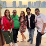 Harshdeep Kaur Instagram - Happy Birthday to hum sabke favourite most loving @shankar.mahadevan ji!! Always inspiring us with his humongous talent and humility ❤️ So happy to be celebrating his special day with him in Doha with all the loved ones!! Sweetest @sangeeta.mahadevan ji and buddies @shivammahadevan @souumil_ds ☺️🥰