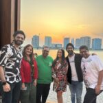 Harshdeep Kaur Instagram - Happy Birthday to hum sabke favourite most loving @shankar.mahadevan ji!! Always inspiring us with his humongous talent and humility ❤️ So happy to be celebrating his special day with him in Doha with all the loved ones!! Sweetest @sangeeta.mahadevan ji and buddies @shivammahadevan @souumil_ds ☺️🥰