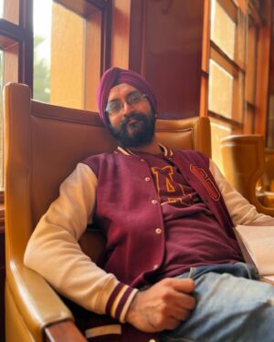 Harshdeep Kaur Instagram - Doing just Fine even after Nine! 9️⃣😃

Happy 9th Wedding Anniversary Love ❤️ Grateful for you… Forever & Ever 🤞🏼😇