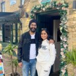 Harshdeep Kaur Instagram - Hone laga pyaar ve 🧚🏼‍♀️ @mankeet_singh #Countryside #cotswold #harshdeepkaur #couples