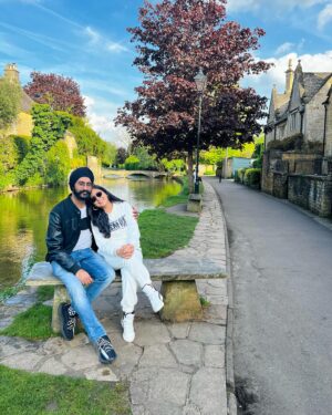 Harshdeep Kaur Instagram - Spent a Cosy day in Cotswold.. and it felt like stepping into a story book 🏡🎠

#CotswoldVillages #CotswoldCountryside #cotswolds