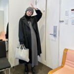 Haru Instagram - 昨日はお知らせできませんですみません。 ２月は暖かい日もありましたが、 駆け込むように冬のお洋服を楽しんでおりましたので、 すこしずつ載せていけたらと思います！ 手提げバッグは姉の手作りです🦖 ３月も元気よくがんばりましょう！