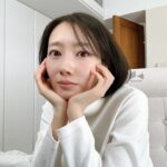 Haru Instagram - わたしは部屋を模様替えするのが好きでして、 1番日当たりのいいお部屋にPCデスクを置いてます。 葉っぱたちも一緒にいたのですが、夜の温度管理が難しくて 冬はリビングで越してもらおうと引越したりしてままならないです。 殺風景になってしまったデスクに、お気に入りのスキンケアを持ち込んで 趣味とお手入れを同時に楽しんでいます。 季節の変わり目、 みなさんはどんなふうに自分を労わりますか？ #loccitane #ロクシタン
