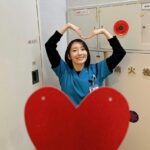 Haru Instagram - 🍫今日はバレンタインデーですが、 こんなに贅沢な空間がありますでしょうか！ でもよく見たらハート作ってるのは私だけ、恥ずかしい😂 グレイトギフト第5話は明日放送です🎁