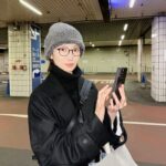 Haru Instagram - 昨日はお知らせできませんですみません。 ２月は暖かい日もありましたが、 駆け込むように冬のお洋服を楽しんでおりましたので、 すこしずつ載せていけたらと思います！ 手提げバッグは姉の手作りです🦖 ３月も元気よくがんばりましょう！