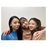 Haruka Fukuhara Instagram - . 18/40ふたりなら夢も恋も 第3話今夜22時から放送です☺︎ お父さん役の#安田顕 さんとのシーン、私自身とても心に刺さる忘れられないシーンです！泣 是非観てください！ 写真は、大好きなお2人と♡ 有栖の友達、世奈役の#出口夏希 ちゃんと留依役の#長澤樹 ちゃん✨ #エイフォー #エイティーンフォーティー