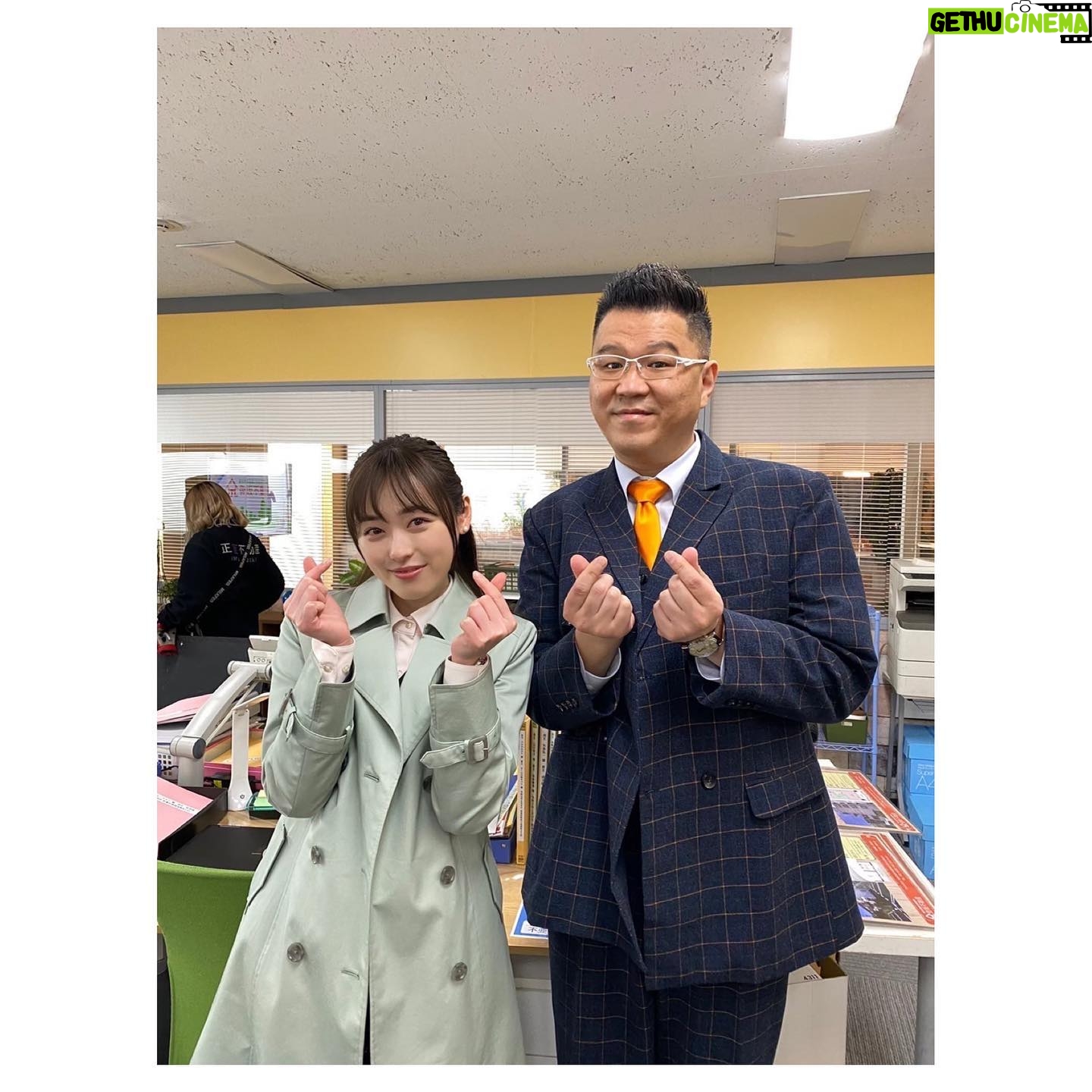 Haruka Fukuhara Instagram - . 本日の22:00〜 #正直不動産 最終回☺︎ 永瀬先輩はライヤー永瀬に戻ってしまうのか!! 登坂不動産はどうなってしまうのか! 是非リアルタイムでお楽しみ下さい‼️ 最終回は尊敬する#山崎努 さんも再登場されます!そして#でんでん さん#星田英利 さんなど素晴らしい皆様もご出演されドキドキの最終回をお届けします! 正直不動産という素晴らしい作品に、憧れの大先輩方と、素晴らしいスタッフの皆様・関係者の皆様とお仕事させていただけた事を心から感謝しております✨ そしてこのドラマを応援して下さった皆様と、ご協力頂きました皆様に心から感謝申し上げます🙇♀️ 【登坂不動産】 ☆細やかな心遣いと包容力で、現場に柔らかく温かい空気を作ってくれる永瀬財地先輩役の#山下智久 さん! ☆クールに見える心の奥に大きな優しさが溢れている、桐山貴久先輩役の#市原隼人 さん! ☆素早いツッコミで現場を一気に明るく盛り上げて下さる、大河真澄部長役の#長谷川忍 さん! ☆そしてこの社員の1人1人が尊敬してやまない、優しくてダンディな登坂寿郎社長役の#草刈正雄 さん! 【ミネルヴァ不動産】 ☆撮影の合間に、優しく話しかけて下さった時のキュートな笑顔が素敵過ぎて一目惚れしてしまった花澤涼子役の#倉科カナ さん ☆役柄の怖いオールバック&スーツ姿なのに、撮影の合間は全く正反対の優しく穏やかなお父ちゃんだったミネルヴァ不動産社長役の#高橋克典 さん ☆キラキラしたオーラと美しさ・雰囲気・綺麗な所作全てにおいて尊敬している憧れの存在✨のマダム役#大地真央 さん 【銀行&居酒屋】 ☆以前CMでご一緒させていただいた時もそうだったのですが、本当に昔から変わらない透明感と明るい雰囲気が素敵な榎本美波役#泉里香 さん ☆居酒屋のシーンが凄く楽しく、こんな居酒屋あったら毎日通うのに〜と思わせて下さるぐらい素敵な雰囲気を作って下さった#湯江タケユキ さん#伊藤麻実子 さん 他にもここでは伝えきれませんが、沢山の素晴らしいキャストの皆様と、ゲストの皆様との思い出も沢山あります✨ 本当に沢山の大先輩方と一緒に「正直とは?」という凄く大切な、でも1番必要な心のこもったメッセージをお届け出来た事を大変光栄に思っております✨ 本当にありがとうございました! 今夜22時是非ご覧ください✨