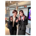 Haruka Fukuhara Instagram - . ＃正直不動産 いよいよ本日最終回です☺︎ 寂しいよーー！泣 先週の第9話では #金田明夫 さんと#手塚理美 さん演じる島村さんご夫婦のために、都内から富士山がドーンと見えるマンションをみつけようと頑張っております！ ですが、この案件もミネルヴァ不動産の＃倉科カナ さん演じる花澤さんと対立するというお話でした💦 倉科さんは心温かく本当に明るくて、倉科さんとの撮影は毎回お腹抱えて笑うくらい楽しい現場でした✨ 9話の酔ってるシーンの笑顔もとっても素敵でキュンキュンしちゃいました💓 第9話でも、家族みんなが幸せになる物件に出逢わせてもらえる事って本当に素敵なことで、有難い事なんだなぁ〜と感じ、不動産会社の方への感謝の気持ちにも繋がりました✨ もし第9話を見逃してしまった！という方はNHKプラスで今日6/7(火)22:44まで配信されてるので、今夜の最終回放送前までに是非ご覧ください！！