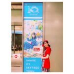 Haruka Fukuhara Instagram - . なんと！なんと！ 本日18時30分から放送の 「＃もしもツアーズ 」に久しぶりの 「#もしツアガイド 」として出演させていただきます☺︎ 実は私の大好きな「もしもツアーズ」は2002年10月にスタートし、20周年を迎える今年の秋で終了してしまうという事で… 聞いた時は本当にショックで…大好きな番組が終わってしまうのが辛くて寂しくて沢山の思い出が蘇って来ていました。 心温かい#キャイ～ン さんと、#キスマイ さん、#三瓶 さん、#平祐奈 ちゃん、#伊藤萌々香 ちゃん、#柳原可奈子 さん、#武田祐子 さん、優しいゲストの皆様と、愛のあるスタッフの皆様と一緒にアイデアあふれる家族向けのスポット・ツアーを沢山沢山紹介させていただきました✨ もしツアの皆様と日本の素敵な所の紹介をさせていただけた事を心から嬉しく光栄に思っています✨ 私自身もこの番組のおかげで、今まで知らなかった日本の素敵な場所や、美味しい料理も沢山知ることが出来ましたし、 日本ってまだまだ素敵な所が沢山あるな〜と楽しく学ばせていただきました！ きっとこの番組を見て家族や友達とお出掛けに行かれた方も沢山いらっしゃると思います✨ 世の中に沢山の幸せを作ってくれる番組だな〜と改めて感動しました😌 もう一度ガイド服を着て、 大好きな＃キャイ〜ン さんと 優しいお兄ちゃん#宮田俊哉 さん、もしツアメンバーの皆様に会えたことが嬉しすぎて、会えた瞬間泣いてしまいました🥹 今日は私の大好きな皆様と、大好きな「#東京スカイツリー 」を紹介するので絶対に絶対に見て欲しいです💓 ＃もしもツアーズ ＃もしツアー ＃もしツア ＃20周年 #東京スカイツリー #スカイツリー ＃10周年
