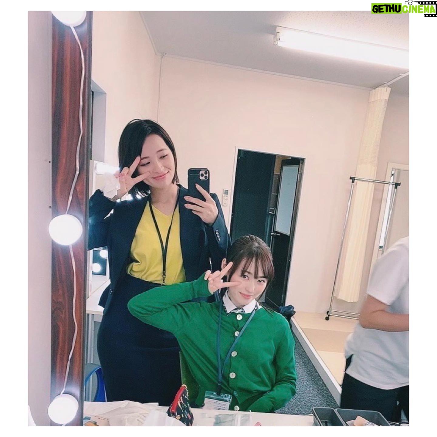 Haruka Fukuhara Instagram - . 先程は「福原遥official YouTube channel 」にて「ハルカカナタ」リリース直前ライブを見て下さりありがとうございました☺︎ #Hiplin さん一緒に歌わせて頂けてすごく嬉しかったです✨ そして本日22時30分から放送の WOWOWドラマ 「#今どきの若いモンは! 」 いよいよ最終回となります!泣 私自身、#吉谷三平 先生の作品に癒される所が沢山あり演じている間も石沢課長の言葉で心温まる事が沢山ありました✨ #反町隆史 さんはじめ#萩原聖人 さん#藤井隆 さん#水崎綾女 さん#中村海人 さん、尊敬する素敵な先輩方と会社の社員になれて幸せでした! そして作品を愛して下さった皆様本当にありがとうございました✨ 今日から31日まで1話から一挙放送しておりますので、是非ご覧下さい!