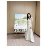 Haruka Fukuhara Instagram - . 映画「あの花が咲く丘で、君とまた出会えたら。」 ついに全国公開致しました🫧 日々の当たり前が当たり前じゃなく、幸せなことなんだ。 大切な人をもっと大事にしよう。 そんな風に思える温かい作品です。 1日1日を後悔のないよう丁寧に過ごしていきたいですね。 たくさんの方にこの作品の想いが届きますように、、、。 愛して頂けたら嬉しいです。 #映画あの花 #あの花が咲く丘で君とまた出会えたら