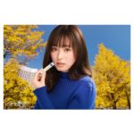 Haruka Fukuhara Instagram - . #ニベア花王 #ニベア #ディープモイスチャーリップ のCM 「冬の駅」篇の放送は観ていただけましたか☺︎ 実はこのリップ、朝ドラ#舞いあがれ！の撮影で毎日使っているんです✈️ 私のお気に入りです♡ 「高保水型メルティ処方」が塗った瞬間クリームがオイル状に変化して、つけた瞬間唇のうるおいがたっぷり密着し保湿効果が続きます！ 【5つの保湿成分配合】 シアバター、はちみつ、アミノ酸系保水成分、トレハロース、ローヤルゼリーエキス 唇の荒れ、ひび割れを防いでくれるそうです！ 【有効成分】 ビタミンＥ・グリチルレチン酸ステアリル配合で紫外線から唇を守ります！ UVカット成分配合（SPF26／PA ） まだゲットしていない方は是非✨ このリップで寒い冬を乗り越えましょう❄️