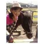 Haruka Fukuhara Instagram - . 「クッキンアイドル　アイ！マイ！まいん！」が本日２２日、午後17時１５分から、なんと！ NHK総合テレビでアンコール放送されます☺︎ お仕事の楽しさなどいろんなものを学ばせて頂き、何と言っても自分にとって宝物の大好きな皆さんに出会わせて頂けた大切な番組。 その作品が今またこうして皆さんにお届けでき、嬉しくて嬉しくてたまりません💓 番組冒頭に私のメッセージも流れるんですが、あのポーズを久々にやらせて頂いちゃいました☺️✨ #クッキンアイドルアイ！マイ！まいん！ は、アニメと実写で楽しく料理の魅力を子供たちに知ってもらう、食育・料理番組です✨ 今回は「全国の料理①〜④」 北海道・大阪・長崎・愛媛の料理を紹介させて頂きます！ #舞いあがれ！の舞台となっている大阪長崎についてなので是非楽しんでいただけたら嬉しいです✨ 歌とダンスと料理でお子様とご家族のみんなで楽しく料理の明かりを灯して欲しいです🍴 #まいん
