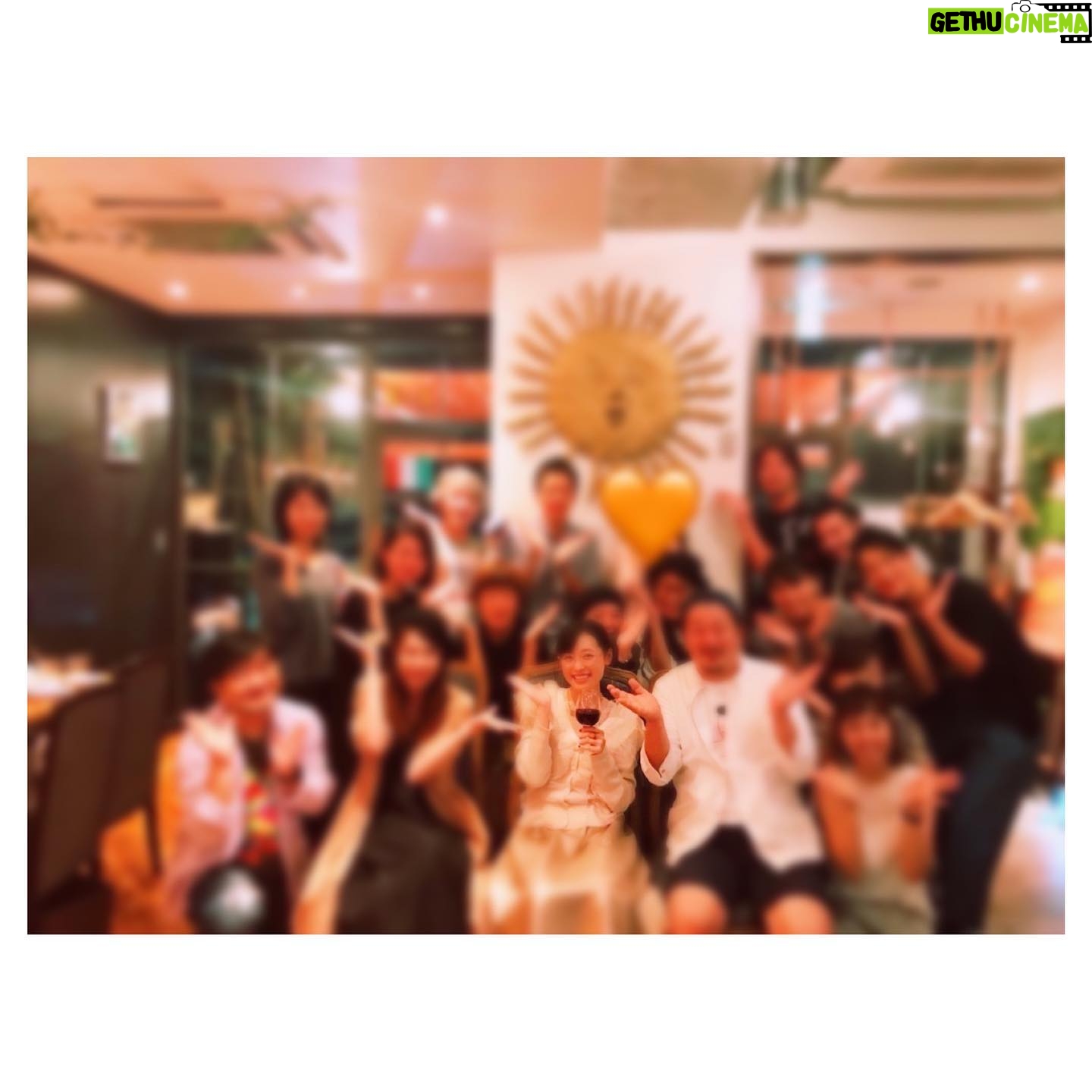 Haruka Fukuhara Instagram - . 「クッキンアイドル アイ!マイ!まいん!」が本日22日、午後17時15分から、なんと! NHK総合テレビでアンコール放送されます☺︎ お仕事の楽しさなどいろんなものを学ばせて頂き、何と言っても自分にとって宝物の大好きな皆さんに出会わせて頂けた大切な番組。 その作品が今またこうして皆さんにお届けでき、嬉しくて嬉しくてたまりません💓 番組冒頭に私のメッセージも流れるんですが、あのポーズを久々にやらせて頂いちゃいました☺️✨ #クッキンアイドルアイ!マイ!まいん! は、アニメと実写で楽しく料理の魅力を子供たちに知ってもらう、食育・料理番組です✨ 今回は「全国の料理①〜④」 北海道・大阪・長崎・愛媛の料理を紹介させて頂きます! #舞いあがれ!の舞台となっている大阪長崎についてなので是非楽しんでいただけたら嬉しいです✨ 歌とダンスと料理でお子様とご家族のみんなで楽しく料理の明かりを灯して欲しいです🍴 #まいん