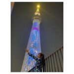 Haruka Fukuhara Instagram - . #東京スカイツリータウン の公式アンバサダーに就任させて頂き昨夜ライティング点灯式に参加させて頂きました☺︎ 私自身、プライベートでもたくさん楽しませていただいていて、いつ見ても感動と癒しをくれる大好きなスカイツリー✨ そんなたくさんの方に愛されているスカイツリーアンバサダーに抜擢して頂けたこと、とても嬉しく光栄に思います！ 10周年という特別な年。 これまで以上にたくさんの方に足を運んで頂けますよう、私も一緒に盛り上げて行きたいです✨ 東京スカイツリータウン10周年の思い出写真を募集中です！ 「＃ShareMySkytreetown 」を付けて投稿していただいた方は、モザイクアート作品に掲出されるそうです！ 楽しい企画、盛り沢山なので是非✨ 写真&動画は#ソラカラちゃんライティング です！ 素敵すぎます、、⭐