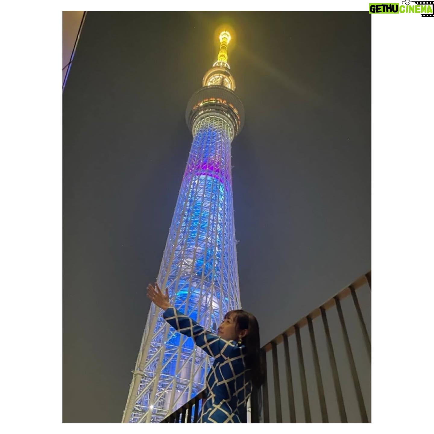 Haruka Fukuhara Instagram - . #東京スカイツリータウン の公式アンバサダーに就任させて頂き昨夜ライティング点灯式に参加させて頂きました☺︎ 私自身、プライベートでもたくさん楽しませていただいていて、いつ見ても感動と癒しをくれる大好きなスカイツリー✨ そんなたくさんの方に愛されているスカイツリーアンバサダーに抜擢して頂けたこと、とても嬉しく光栄に思います! 10周年という特別な年。 これまで以上にたくさんの方に足を運んで頂けますよう、私も一緒に盛り上げて行きたいです✨ 東京スカイツリータウン10周年の思い出写真を募集中です! 「#ShareMySkytreetown 」を付けて投稿していただいた方は、モザイクアート作品に掲出されるそうです! 楽しい企画、盛り沢山なので是非✨ 写真&動画は#ソラカラちゃんライティング です! 素敵すぎます、、⭐