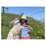 Haruka Fukuhara Instagram - . 本日からいよいよ「#舞いあがれ !」も第3週目に入ります☺︎ #浅田芭路 ちゃんとのお気に入り写真🌷 会いたくなっちゃうなぁ💓 私が大好きな幼少期時代の物語✨ 東大阪・五島列島の幼少期の沢山の経験は舞の人生のターニングポイントですし、お母ちゃんや、ばんばや、父ちゃんにとってもそうだと思います！ 今週から舞台は五島列島から東大阪に戻ります✈️ 3週目からは父ちゃんのお仕事がクローズアップされてきます！ お父ちゃんの夢、舞の夢が動き出します✨ 是非今週も月曜日〜金曜日8時からと、 再放送12時45分からの「舞いあがれ！」をお楽しみに😌 1週2週を見逃してしまった方は#NHKオンデマンドでもお楽しみ頂けます！