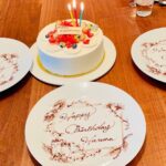 Haruna Kondo Instagram - ※ お誕生日投稿まだまだ続きます☻ あ〜ちゃんときゃりーちゃんのサプライズ誕生日会をやろうとしたら、 ナヲさんが、わたしにもサプライズを仕掛けてくれた愛に溢れまくった日♡♡♡ ありがとうございました！ #ハッピーバースデーって歌って #あ〜ちゃんのプレートきて #きゃりーちゃんのプレートきて #最後わたしにまで #手書きプレートすごすぎ #プレートの名前ひとりローマ字筆記体でかっこE #鳥羽シェフのお店 #今まで食べたことのない #新しいおいしさで感動 #美味すぎて大きい声出したかったけど #ひとつ大人になったから堪えました