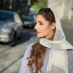 Hasti Mahdavifar Instagram - حقيقتا بعد از اينهمه مدت روم نميشه چيزي بگم ! فقط ميتونم بگم سلام ❤️👋🏻 . #غیبت_طولانی