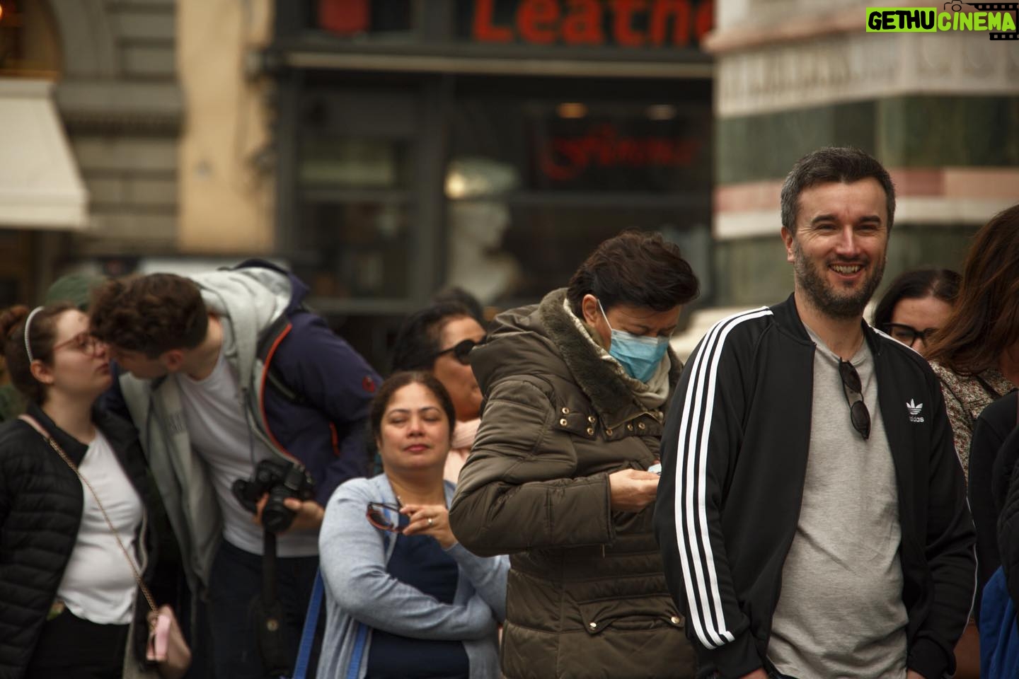 Hasti Mahdavifar - 28.3K Likes - Photo by : me
.
#love #amore #valentine #covid_19 #streetphotography #florance #italy #streetphotographer #streetphotographers #tspf #streetleaks #everybodystreet #reportagespotlight #mask #instagram #canon #canonphotography