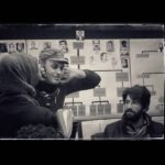 Hasti Mahdavifar Instagram - خب سلام. یه مجموعه عکس از ماجرای نیمروز-رد خون همراه با توضيحات : . عکس اول : صحنه آمادس .کارگردان خواب هستن،با سر دردی شدید. منم با اخم منتظر بیدار شدن ایشان. . عکس دوم : بهنوش جانم (معروف به مامی) در حال گرفتن ماچی شدید از بنده . عکس سوم:کارگردان زمانی که نمیخواد هیچ حرفی رو بشنوه! . عکس چهارم: مذاکرات من و گارکردان و تلاش من برای به کُرسی نشوندن حرف خودم و ابراهیم امینی (نویسنده ) در هاله ای از ابهام که پیش خودش داره میگه پس من اینجا چی کاره ام! . عکس پنجم: اها این عکس . یه عکس آنالوگ که مجید طالبی گرفته ، من نشسته در صحرا،همراه با غروب،با پایی سبز و فکر کردن به فرق بین پا داشتن و نداشتن! . عکس ششم: تقریبا جمعی از سر گروه ها زمانی که هنوز رو فُرم و سرِ پا بودن. . عکس هفتم : اهااا اینم خیلی نکته داره، گروه کارگردانی همراه با گروه صدا تصویر. اما نکته: اون کتِ قرمزی که تن منه بعد گرفتن این سکانس ناگهان غیب شد. ینی در واقع پیچونده شد.ینی در حقیقت دزدیده شد. حالا من اسم نمیبرم توسط کی... . عکس هشتم :کارگردان مشغول خاراندن پایش، و عکاس مشغول خوابی عمیق. . عکس نهم : من در حال غش غش خندیدن، یادم نیست به چی ! اما برام چیز طبیعی ای بود این خنده های از ته دل سر این کار. کلا کارم فقط خندیدن بود اونجا. ینی ناخواسته از همه ی حرکات و سکنات و حرفای دوستان خنده ام میگرفت. . عکس دهم : خب ،این عکس سه تا عکسه . از بالا سمت چپ : اختلاف بین کارگردان و دستیارش امیرحسین. از بالا سمت راست : تفاهم بین کارگردان و دستیارش. عکس پایین : تکرار دائم اختلاف و تفاهم در طول فیلمبرداری بین کارگردان و دستیارش امیر حسین. نظر من راجع به عکس آخر : بیشتر داره میگه : از کجا اومدی ؟ ازین ور اومدیم. کجا داری میری؟ نمیدونم بریم ببینیم چی میشه دیگه... . پ.ن اول : بقیه عکسا با توضیحاتشون رو میذارم استوری (اینجا دیگه جا نداشت) . پ.ن دوم : بخشی از این عکسها رو مجید طالبی گرفته ، بخشی رو من، و بخشی ناصر میرخانی