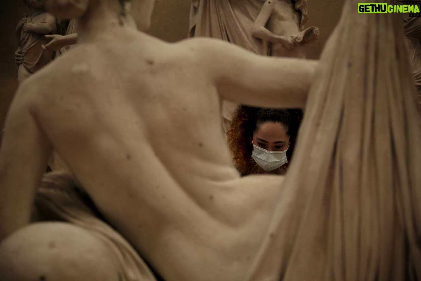 Hasti Mahdavifar - 26.4K Likes - از مجموعه سنگین
.
Photo by me
.
#florenceacademyofart #florenceitaly #streetleaks #portbox #reportagespotlight #burndiary #instagram #covid_19 #mask #canon #canonphotography