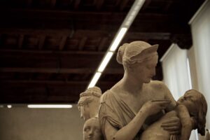Hasti Mahdavifar Instagram - از مجموعه سنگین 
Photos by me
.
#florenceacademyofart #florence #italy #canon #canonphotography #streetphotographers #instagram #streetleaks