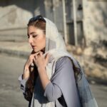 Hasti Mahdavifar Instagram - حقيقتا بعد از اينهمه مدت روم نميشه چيزي بگم ! فقط ميتونم بگم سلام ❤️👋🏻 . #غیبت_طولانی