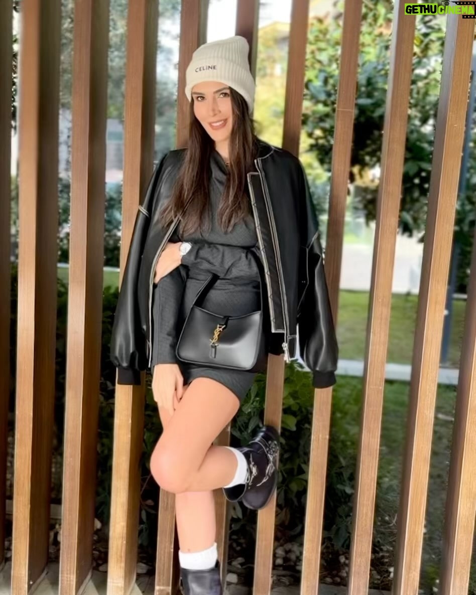 Hatice Şendil Instagram - Aranızda görüşemiyoruz diyenler olmuş🖤