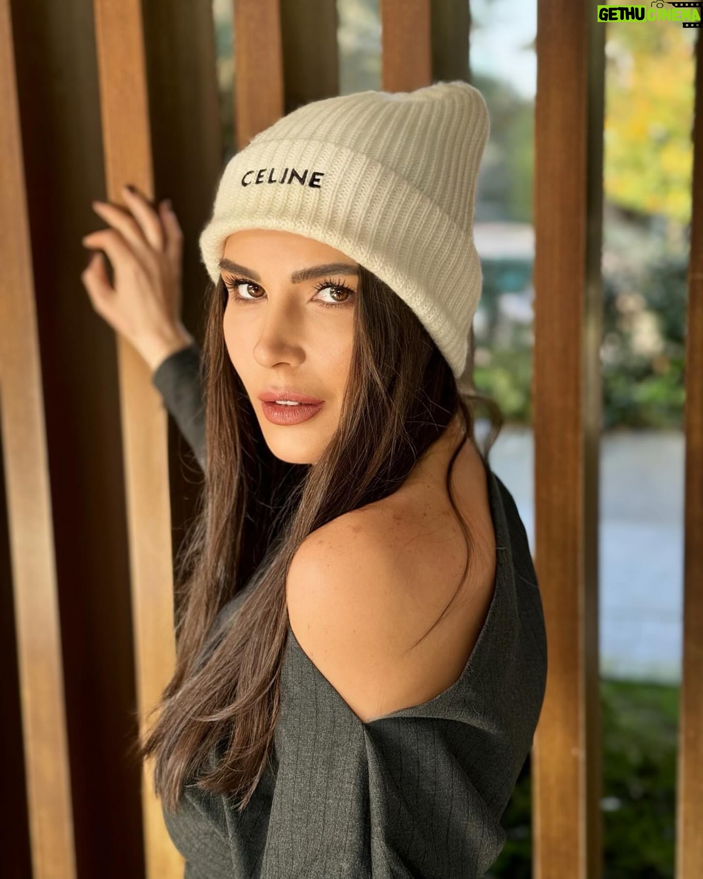 Hatice Şendil Instagram - Aranızda görüşemiyoruz diyenler olmuş🖤