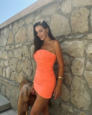 Hatice Şendil Instagram - Bir favorinizi alırım🧡🍊