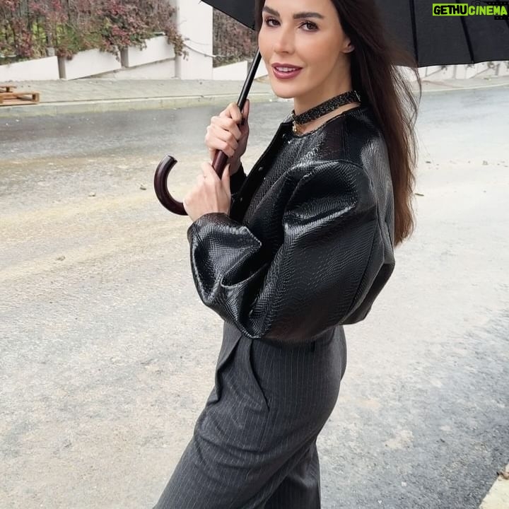 Hatice Şendil Instagram - Yolda kaldım desem, inanır mısınız😉? #reklam