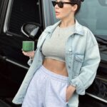 Hatice Şendil Instagram – Güne daha önce çektiğim ama paylaşmadığım fotoğraflarla başlayayım dedim. Ara sıra yaparım böyle✌🏻a couple months ago😁