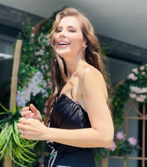 Hatice Şendil Instagram - Haftaya iddialı bir giriş yapıyorumdur😂