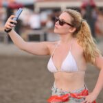 Hayal Köseoğlu Instagram - Bu haftasonu Xiaomi Kite Cup'ı izlemek için @xiaomi.turkiye'nin davetlisiydim. 🧚🏻🌊💥💥 İzlemesi aşırı keyifli ve heyecanlıydı. Yarışma sonrasında da Xiaomi'nin düzenlediği sunset partyde saatlerce dans edip çok eğlendik! ☀️☀️ Xiaomi Lounge'da bulunan deneyim alanında da #RedmiNote12Serisi'ni deneyimledim. 💓#HerYönüyleEtkileyici #işbirliği