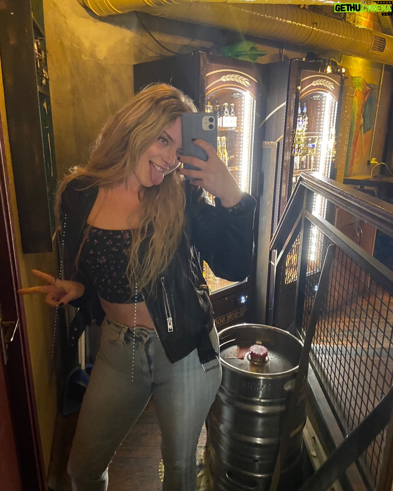 Hayal Köseoğlu Instagram - spring selfie collection