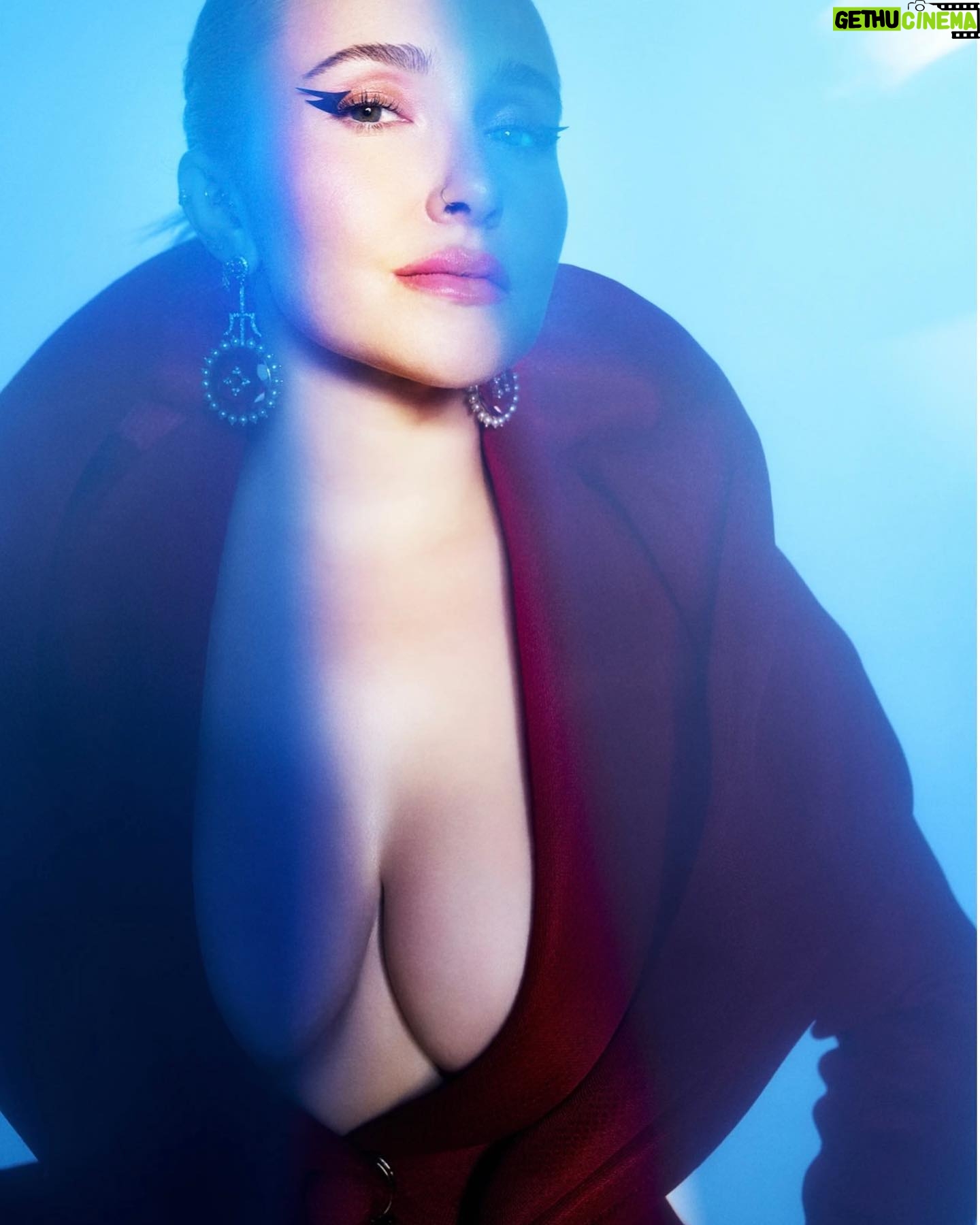 Hayden Panettiere - 53.6K Likes - Had so much fun shooting the cover of IRK Magazine which is out now!!
https://www.irkmagazine.com/post/hayden-panettiere-phoenix-rising
@irkmagazine
Photo: @ben_cope
Fashion editor: @thecannonmediagroup @
Makeup: @janicedaoud @thewallgroup
Hair: @rena.calhoun @aframe_agency
Sustainability and impact director: @mrpatrickduffy
Contributing Editors: @pauljuliann @niko.koutso
Studio: @_thesadstudio_
Hair: @erickohair