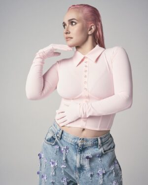 Hayden Panettiere Instagram - Had an epic time shooting for @reservedmagazine!  So many sick outfits especially the green @amiri pants and white @amiri sneaks!  Written by Delaney Willet | @dpwillet  Photographed by Ben Cope | @ben_cope  Styled by Luca Kingston | @lucakingston  Hair: Rena Calhoun | @rena.calhoun @virtuelabs @aframe_agency  Makeup: Vittorio Masecchia | @vittoriomasecchia  at @opusbeauty  Produced by BJ Panda Bear | @bjpandabear  Outfits: Pink Top @tako__mek__  Looney Tunes Jacket X L3DE Marzo @13demarzo_official  Blazer: @janashia_  Tan Jacket: @31philliplim  Pink Suit: @argent  Jewelry: @davidyurman , Michael Dawkins and @marco_bicego