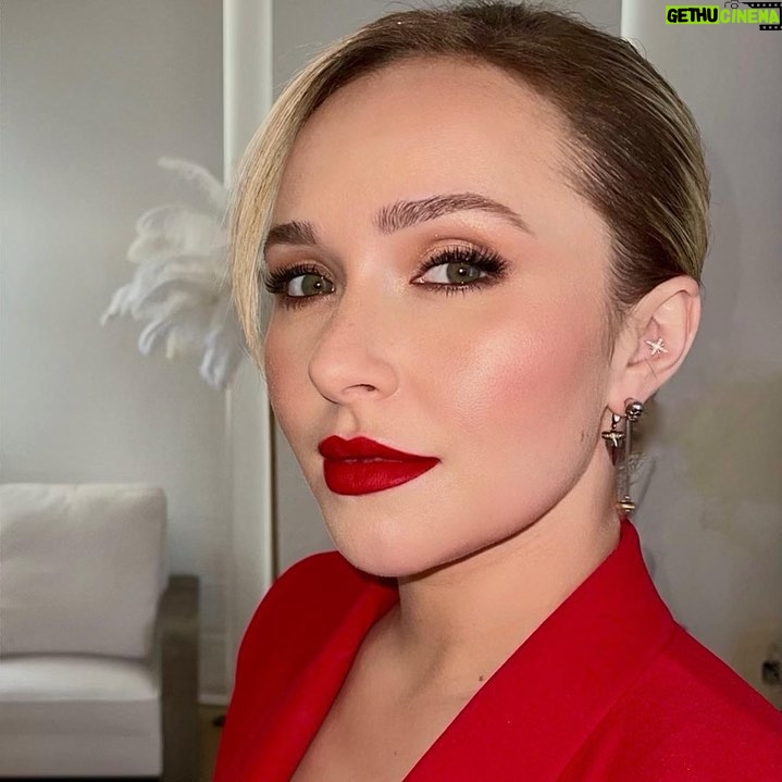 Hayden Panettiere - 30.9K Likes - My #TuesdayNight look for the premier of #Blonde by the incredible @giocampora @janicedaoud @alexandermcqueen ❤️
